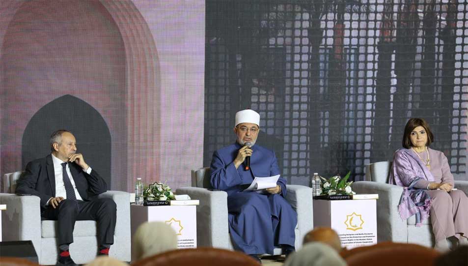 مفتي الجمهورية يترأس الجلسة العلمية الأولى في اليوم الثاني لمؤتمر استثمار الخطاب الديني والإعلامي وتعزيز حقوق المرأة