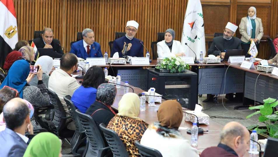 خلال كلمته في ورشة "قضايا الأسرة المصرية" بالمركز القومي للبحوث الاجتماعية والجنائية.. مفتي الجمهورية يؤكد: - الحديث عن الأسرة لم يعد من نافلة القول، بل من أوجب الواجبات.
