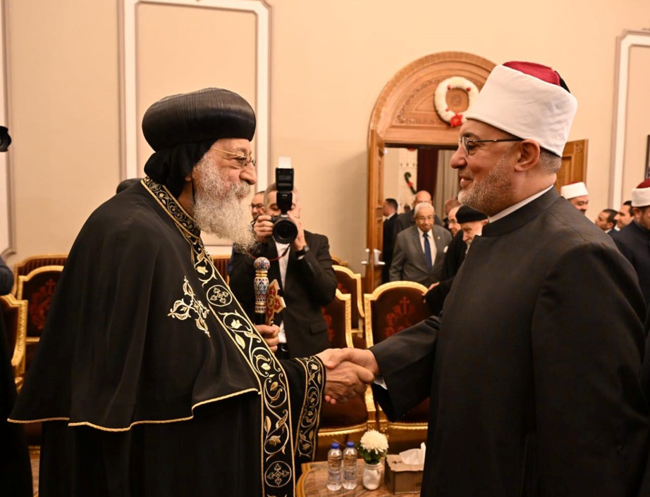مفتي الجمهورية يهنئ البابا تواضروس الثاني وكافة الطوائف المسيحية بعيد القيامة