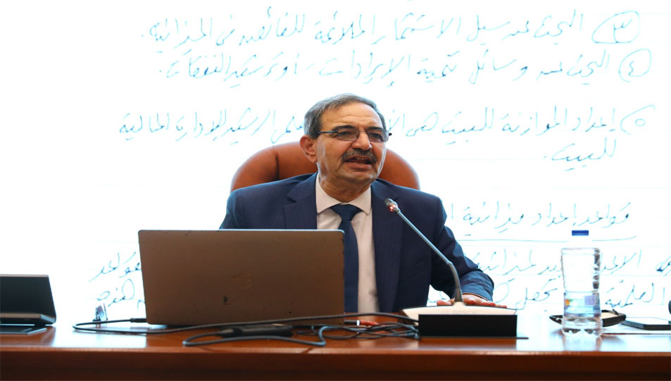 خلال محاضرته في دورة تأهيل المقبلين على الزواج.. وزير المالية الأسبق يؤكد:  التخطيط المالي الواعي هو الأساس الحقيقي لبناء أسرة مستقرة وقادرة على مواجهة التحديات الاقتصادية