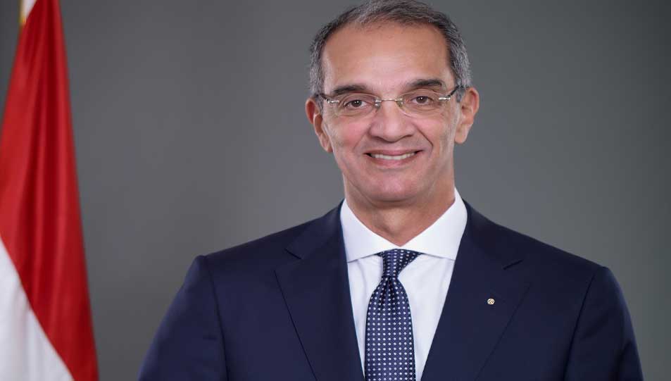 خلال كلمته في المؤتمر العالمي لدار الإفتاء..وزير الاتصالات:  - الفتوى الرشيدة تحتاج إلى بصيرة شرعية ويقظة تكنولوجية