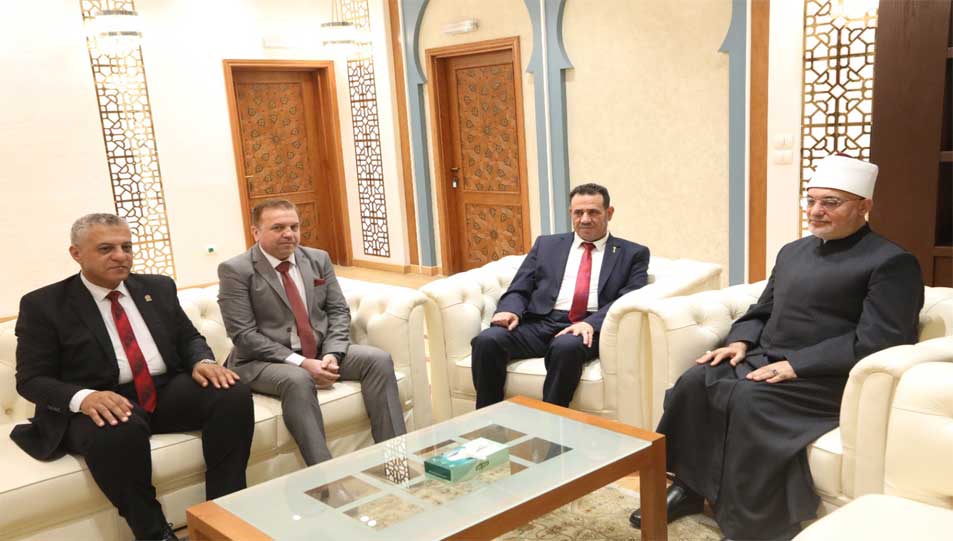 مفتي الجمهورية يستقبل مدير معهد المخطوطات العربية لبحث تعزيز التعاون المشترك