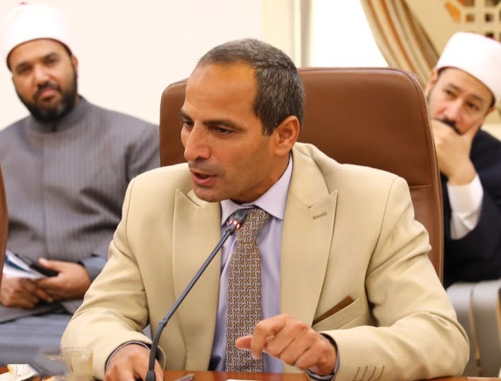 خلال كلمته في  ورشة " النوازل العقدية في الفكر  المعاصر  وموقف الإسلام منها" أستاذ العقيدة والفلسفة بجامعة الأزهر يؤكد:  - التأويل الحداثي للنصوص الدينية يقوم على قراءات نسبية تهدد ثبات الدلالات العقدية وتفرغ النص من مقاصده.