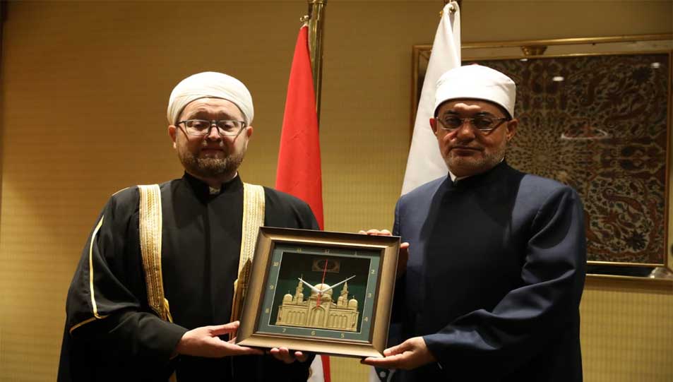 مفتي الجمهورية يلتقي الدكتور إيلدار علاء الدينوف مفتي موسكو ويؤكد: باب دار الإفتاء المصرية مفتوح لكم.. ونحرص على تعزيز تعاوننا العلمي المشترك