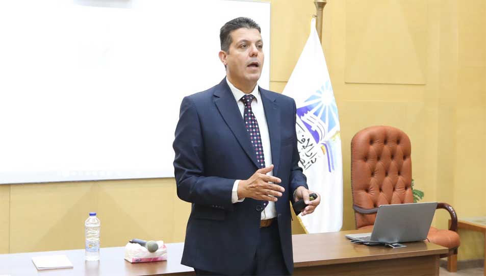 خلال محاضرته بدورة «الفتوى وقضايا الإدمان والمخدرات».. مدير البرامج الوقائية بصندوق مكافحة الإدمان يؤكد:  •المخدرات لم تعد مجرد أرقام أو ظاهرة محدودة بل أصبحت تهديدًا متصاعدًا للأمن العالمي