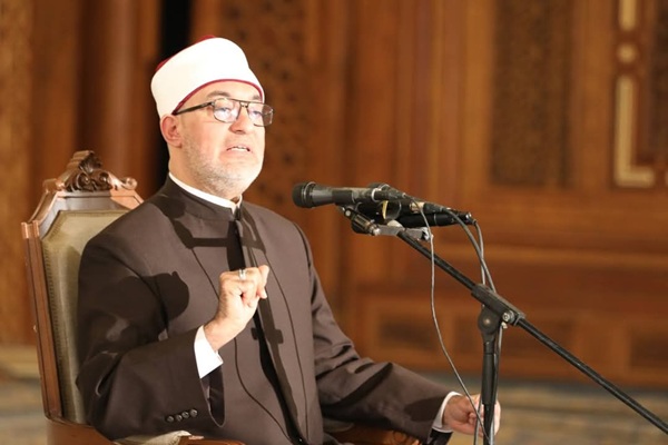 مفتي الجمهورية في حديثه الرمضاني على قناتَي DMC والناس الفضائيتين:  ·التمييز بين الشريعة والفقه مفتاح الوعي الديني ومصدر لتجديد الخطاب الإسلامي