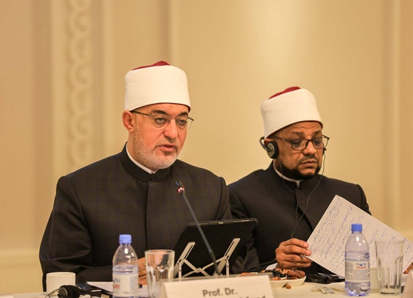خلال كلمة فضيلته في ندوة «قادة الأديان والشراكة الدولية لضمان السلام والأمن المستدام» بجمهورية كازاخستان مفتي الجمهورية يؤكد: تحقيق السلام والأمن المستدام يقتضي الانتقال من مستوى التنظير إلى مستوى الآليات العملية التي تترجم القيم إلى واقع ملموس