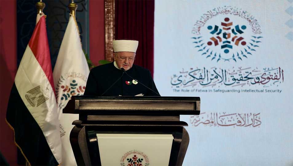 د. مصطفى سيرتش في كلمته حول الميثاق العالمي لدور الفتوى لتحقيق الأمن الفكري:  -ميثاق دُور الفتوى في تحقيق الأمن الفكري يمثِّل إنجازًا نوعيًّا لمواجهة التحديات الفكرية والاجتماعية المعاصرة