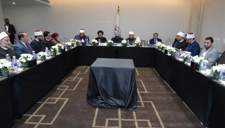 ضمن أعمال الندوة الدولية الثانية التي تعقدها دار الإفتاء المصرية، والتي جاءت تحت عنوان: "الفتوى وقضايا الواقع الإنساني"؛ أقام مركز الإمام الليث بن سعد لفقه التعايش ورشةَ عمل بعنوان: "التعايُش السلميُّ في مواجهة توظيف النُّصوص لإشعال الحروب".