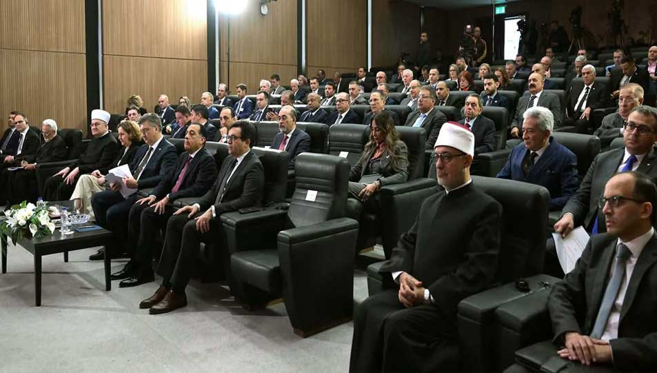 على هامش فعاليات المنتدى الاقتصادي المصري الكرواتي.. مفتي الجمهورية يبحث مع مفتي كرواتيا سبل التعاون المشترك.