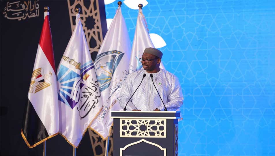 الأمين العام لمجمع الفقه الإسلامي الدولي في الجلسة الافتتاحية للمؤتمر العالمي الحادي عشر للإفتاء:  -الأسرة ليست شأنًا خاصًّا وإنما قضية تمس الإنسان والوطن والمجتمع والحضارة