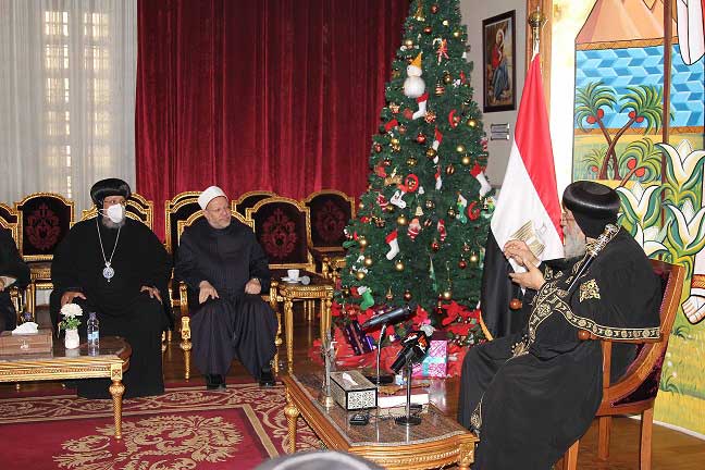 مفتي الجمهورية يزور البابا تواضروس لتهنئته بعيد الميلاد المجيد.. ويؤكد: ميلاد الأنبياء ميلاد رحمة وسلام للإنسانية جمعاء
