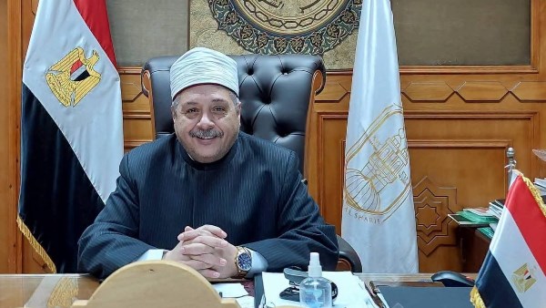 مفتي الجمهورية يهنئ الشيخ أيمن عبد الغني بتجديد تكليفه للقيام بأعمال وكيل الأزهر الشريف