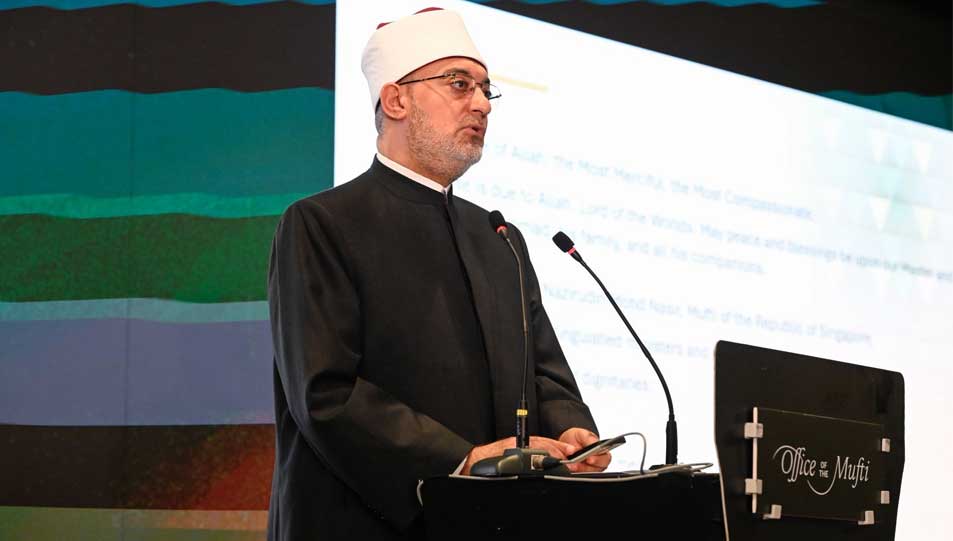 خلال كلمة فضيلته في ندوة "مختبر الإفتاء" بسنغافورة.. مفتي الجمهورية يؤكد: الخطاب الإفتائي المعاصر يواجه تحديات كبرى تتطلب الوعي بالواقع والانضباط بالمنهج