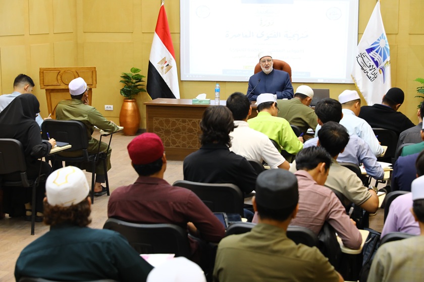 في ضوء توجيهات فضيلة مفتي الجمهورية.. دار الإفتاء تواصل تأهيل الدارسين الماليزيين وتدريبهم على أدوات صناعة الفتوى وضوابطها