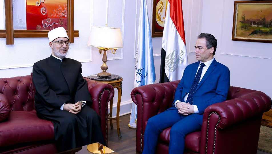 رئيس الهيئة الوطنية للإعلام يستقبل فضيلةَ المفتي قبيل بدء احتفالية الهيئة الوطنية للإعلام بمناسبة الذكرى الـ61 لتأسيس إذاعة القرآن الكريم
