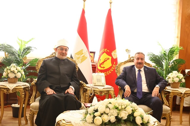 محافظ بورسعيد يستقبل مفتي الجمهورية لبحث سبل تعزيز التعاون المشترك