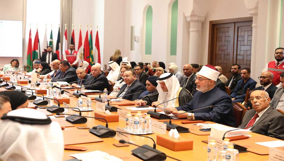 خلال كلمة فضيلته في مؤتمر "المجتمع المدني والشباب العربي .. شركاء لرفع التحديات" بجامعة الدول العربية مفتى الجمهورية يؤكد:  بناء المستقبل لا يكون إلا بسواعد الشباب الواعي الذي يتمسك  بدينه ويعي قيمة وطنه ويعمل من أجل نهضته