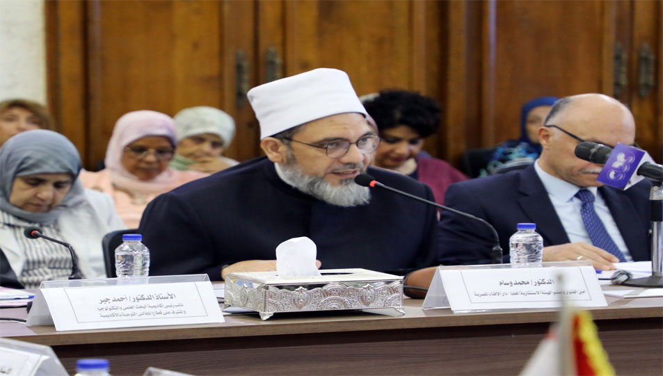في كلمة فضيلة مفتي الجمهورية التي ألقاها نيابةً عنه أمين الفتوى بدار الإفتاء المصرية في المركز القومي للبحوث الاجتماعية والجنائية:  العنف الأسري اعتداء يهدد استقرار الأسرة ويقوض أمن المجتمع