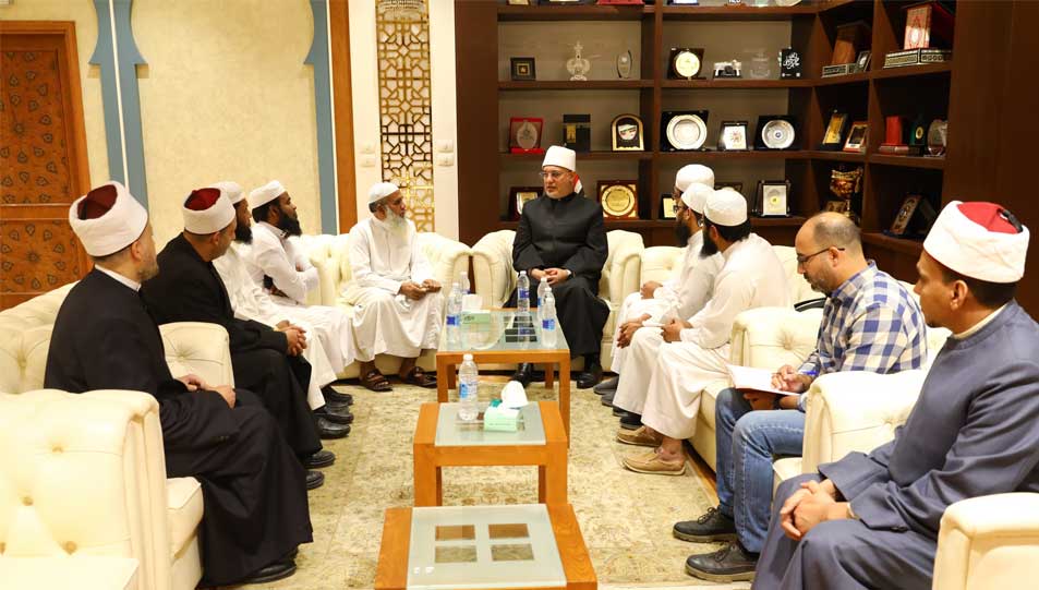 مفتي الجمهورية يستقبل وفدًا من أئمة بنجلادش لتعزيز التعاون العلمي والاطلاع على جهود دار الإفتاء المصرية في مجال الإفتاء