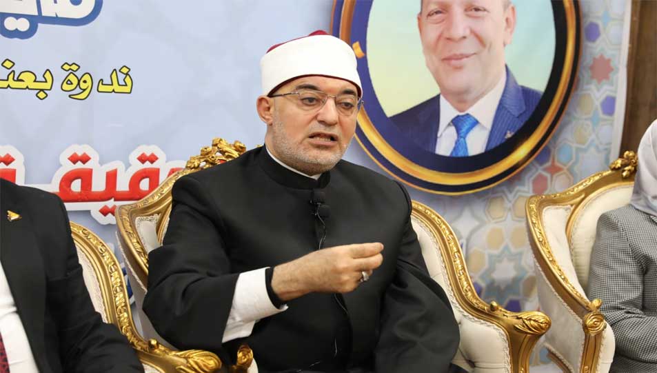 خلال كلمة فضيلته في ندوة بجامعة دمياط  مفتى الجمهورية يؤكد:  العالم اليوم يواجه حربًا لا تُراق فيها الدماء بل تستهدف الوعي والعقل والهوية وتعبث باللغة والتاريخ والحضارة