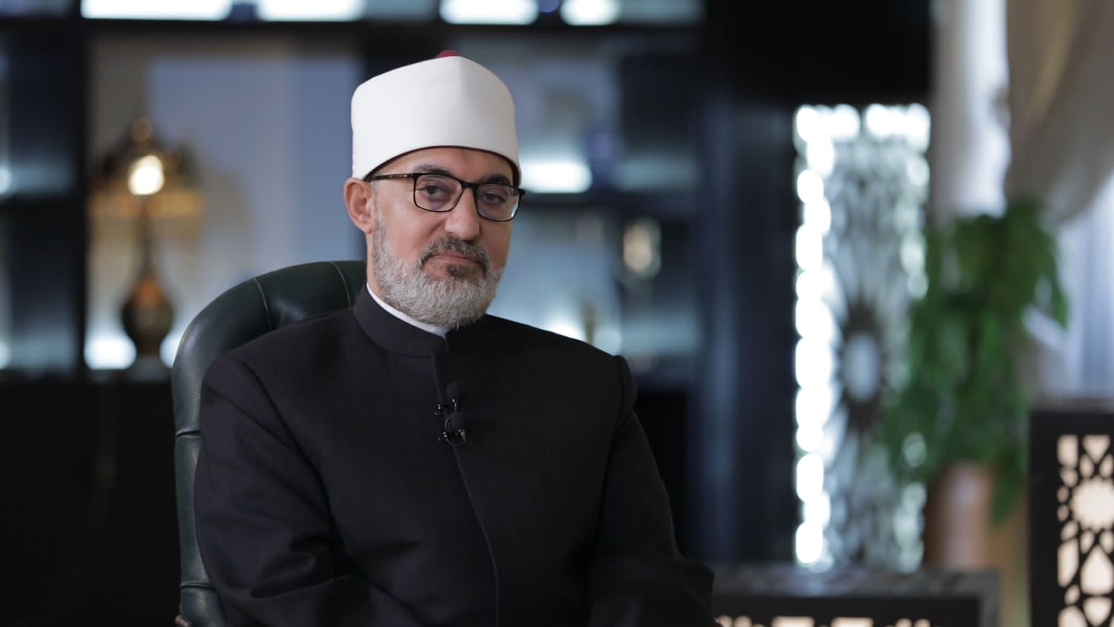 مفتي الجمهورية يهنِّئ الرئيس السيسي ووزير الداخلية ورجال الشرطة والشعب المصري بعيد الشرطة