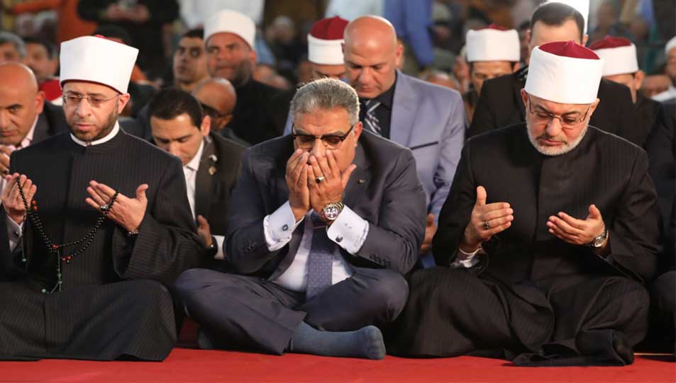 مفتي الجمهورية يؤدي صلاة الجمعة في مسجد النصر بمدينة المنصورة بمناسبة العيد القومي ال776 للمحافظة