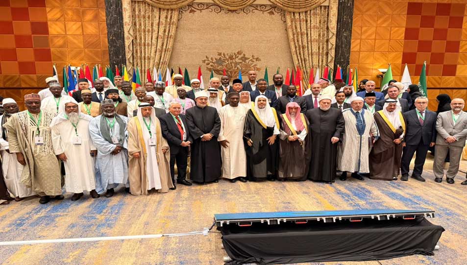 خلال كلمة فضيلته بالندوة الدولية "دور القيادات الدينية في مواجهة العنف ضد المرأة" المنعقدة بجدَّة  مفتي الجمهورية يؤكد:  كرامة المرأة أصل راسخ في الشريعة الإسلامية .. والعلاقة الزوجية تقوم على المودة والرحمة والتكافل