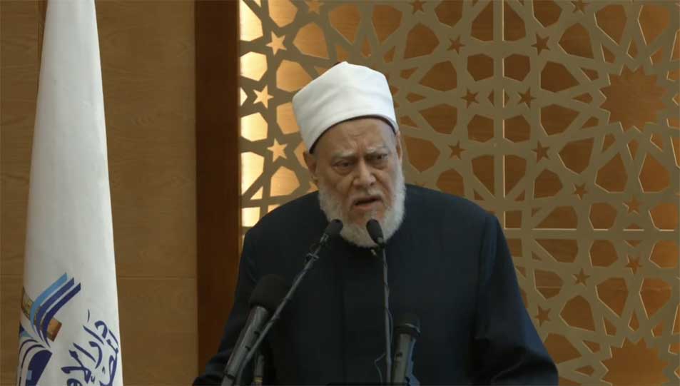 .أ.د. على جمعة خلال كلمته بندوة الإفتاء "الفتوى وبناء الإنسان: هذه ندوة مباركة لأنها تتكلم عن تأثير الفتوى في بناء الإنسان