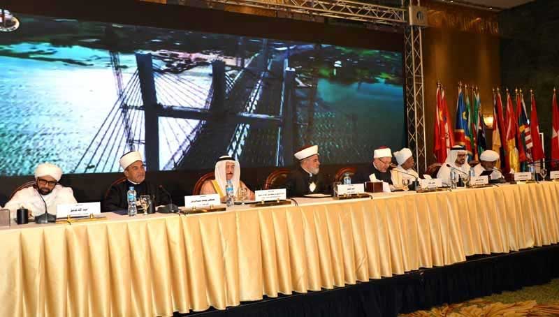 مفتي الجمهورية في كلمته خلال رئاسة الجلسة الرئيسية للمؤتمر الدولي للمجلس الأعلى للشئون الإسلامية: الجماعات والتنظيمات الإرهابية تجعل من الدولة الوطنية نقيضًا للدولة الإسلامية وتنظر للوطن على أنه "حفنة تراب"