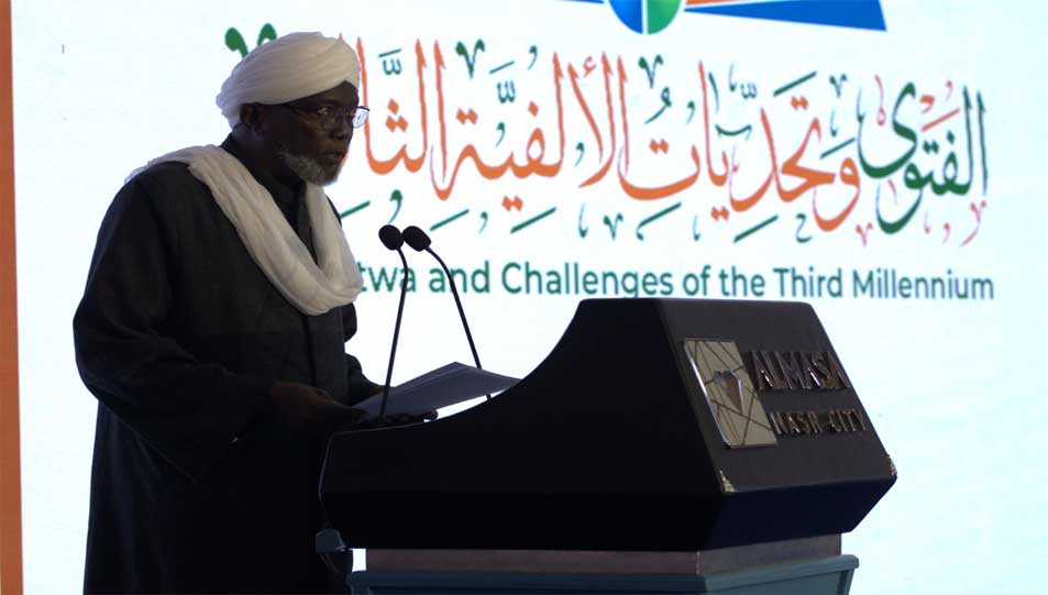 مفتي تشاد نيابة عن الوفود المشاركة بمؤتمر الإفتاء بالجلسة الختامية:  - أتوجه بخالص الشكر لمصر بقيادة الرئيس السيسي والقيادات الدينية ولسائر المصريين لما قدموه من جهودٍ وحفاوةٍ 
