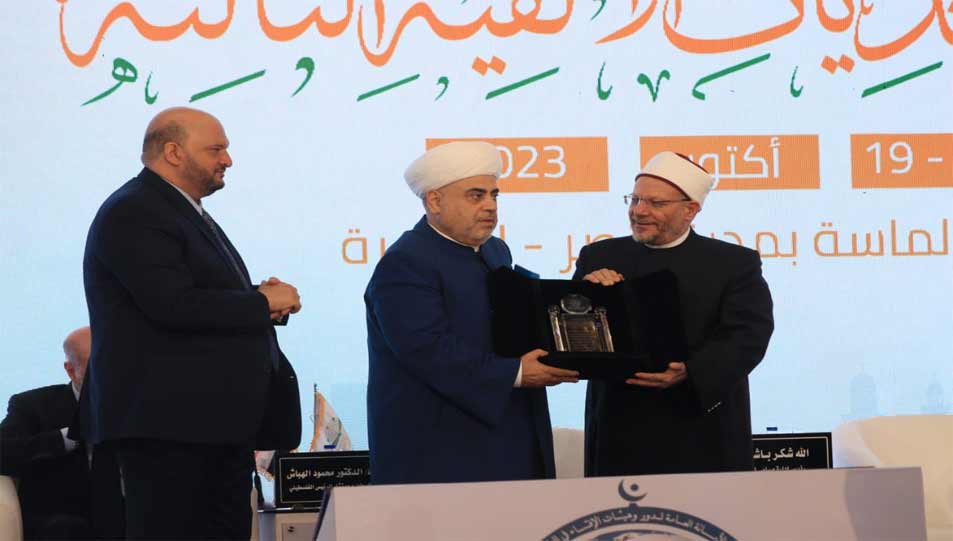 بعد منحه جائزة التميز الإفتائي .. شيخ الإسلام الله شكر باشا زاده:  - مصر معروفة بأنها أرض التسامح صاحبة الفضل العظيم في الحفاظ على قيم الدين الحنيف