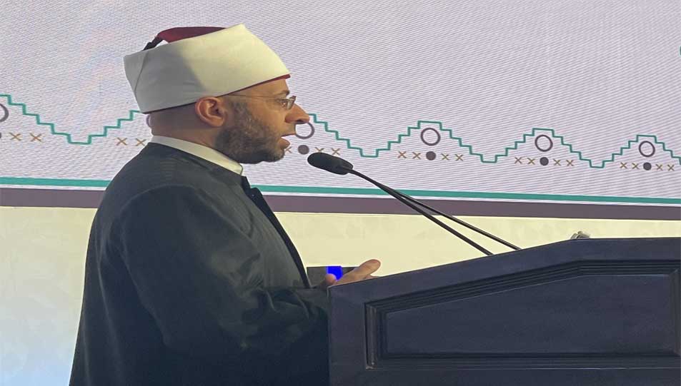 خلال كلمته في المؤتمر العالمي لدار الإفتاء.. وزير الأوقاف: نحن في مصر ودار الإفتاء المصرية ونقابة الأشراف ومشيخة الطرق الصوفية نقف صفًّا واحدًا تحت راية الأزهر الشريف