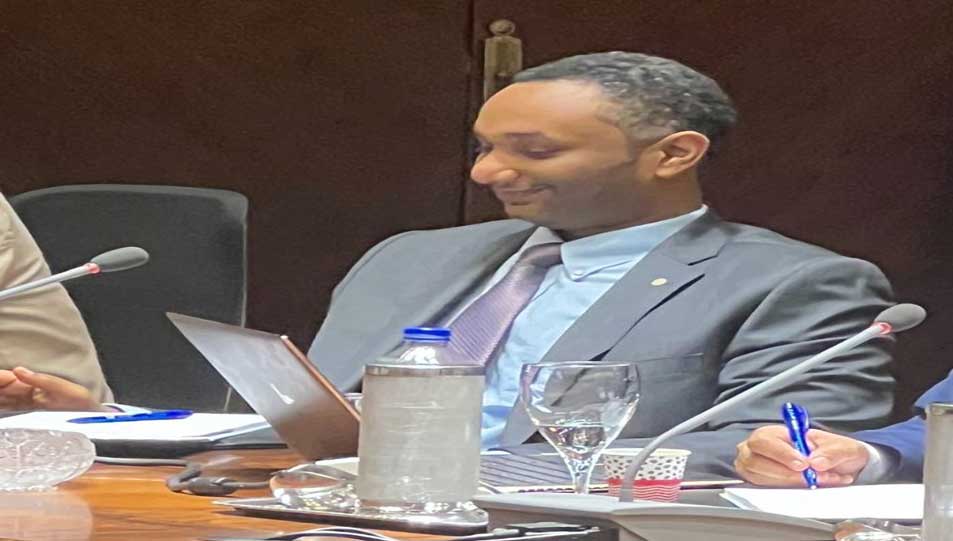 عمر البشير الترابي:  البناء الأخلاقي ووضع ميثاق أخلاقي للعلوم الإنسانية والأمن الفكري 
