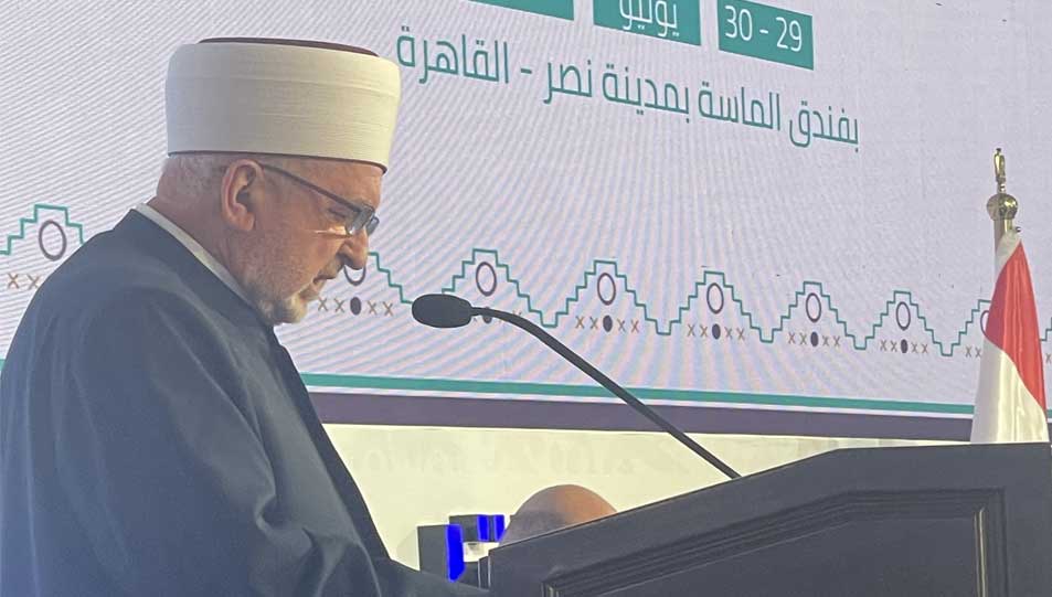 خلال كلمته بالجلسة الختامية لمؤتمر الإفتاء العالمي.. • الدكتور مصطفى سيرتش: مصر فتحت بابها وقلبها لندخلها إِنْ شَاءَ اللَّهُ آمِنِينَ