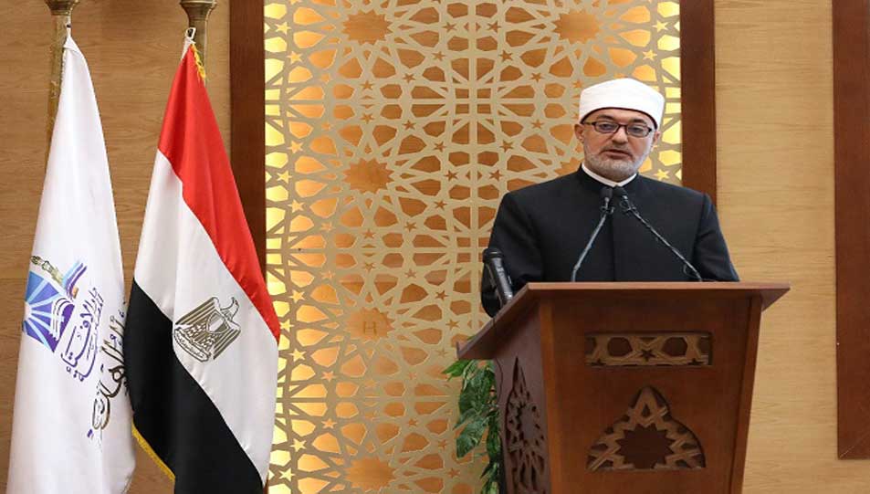 مفتي الجمهورية يشيد بالجهود  المصرية والعربية والدولية لإنهاء الحرب في غزة .. ويؤكد:  مصر بقيادة الرئيس السيسي قدّمت أنموذجًا في الحكمة والاتزان في إدارة الأزمات ودعم الشعب الفلسطيني لنيل حقوقه المشروعة