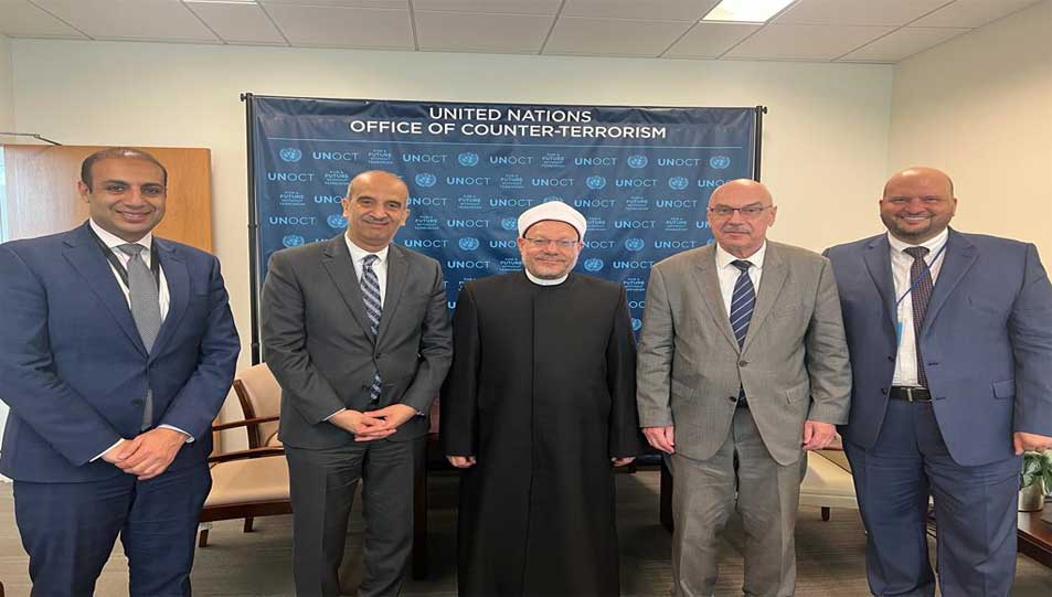  على هامش مشاركة فضيلته في منتدى بناء الجسور بالأمم المتحدة ..    مفتي الجمهورية يلتقي وكيل الأمين العام للأمم المتحدة لشؤون مكافحة الإرهاب ويبحثان التعاون المشترك 