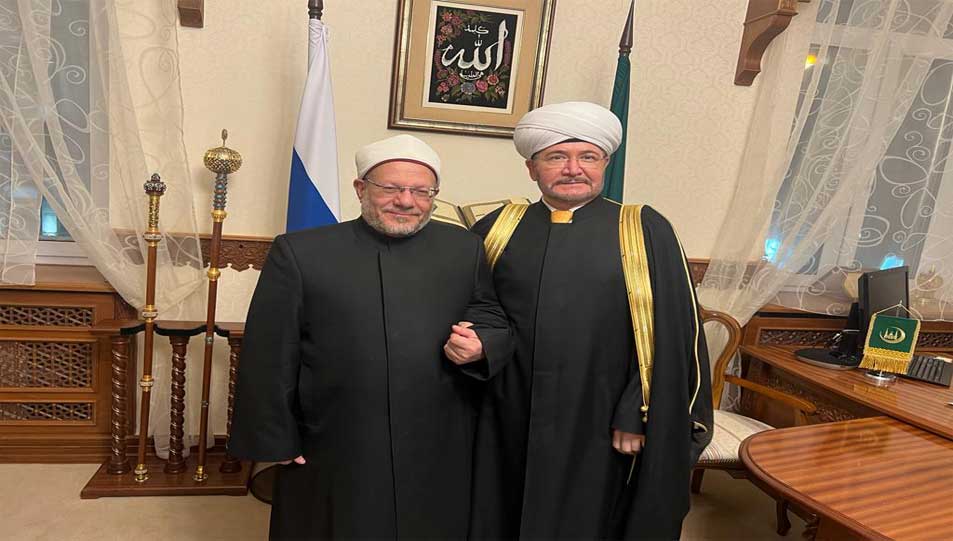على هامش مشاركته في المنتدى الإسلامي العالمي التاسع عشر بموسكو .. مفتي الجمهورية يعقد مباحثات مع نظيره الروسي لبحث تعزيز التعاون الإفتائي