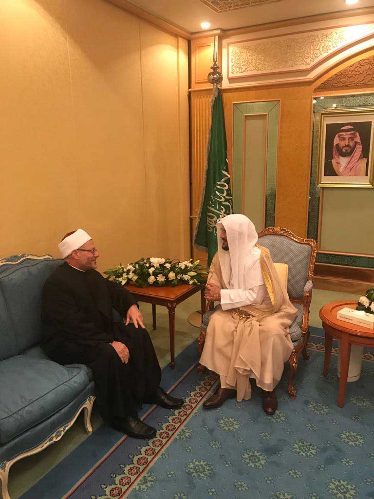 مفتي الجمهورية يلتقي وزير الشئون الإسلامية السعودي لبحث تعزيز التعاون الديني