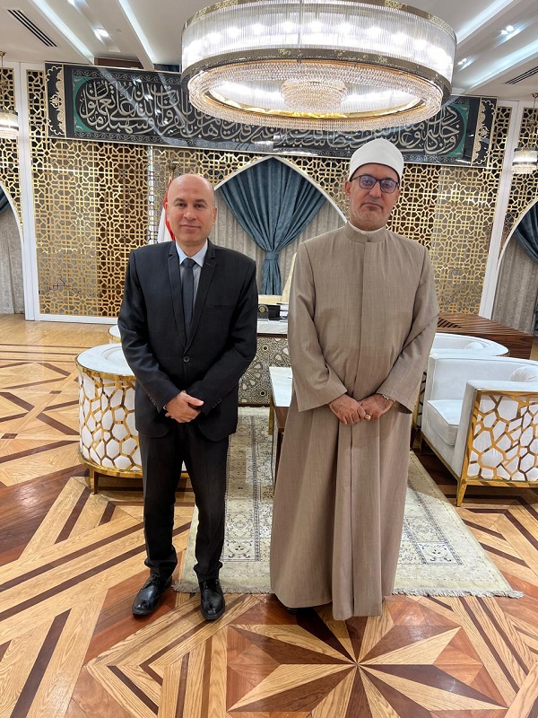 مفتي الجمهورية يستقبل رئيس تحرير بوابة الأهرام ومسؤول الملف الديني لتهنئته بتولي مهام منصبه