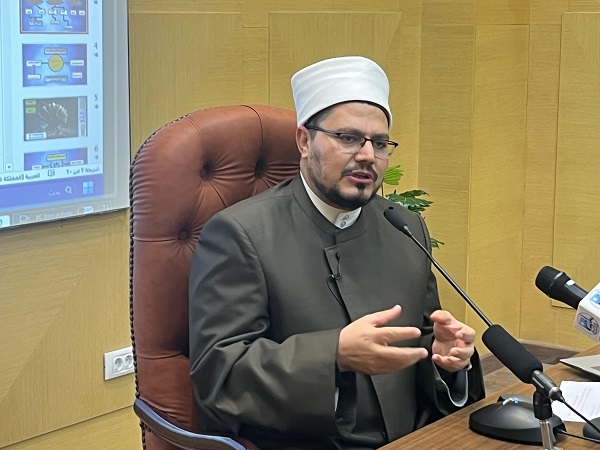 د. مصطفى الأقفهصي في محاضرة حول "تفكيك العقلية المتطرفة" بدار الإفتاء: