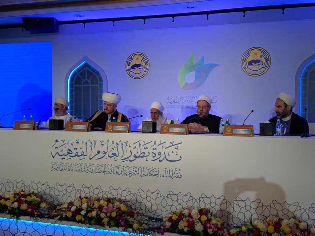 مفتي الجمهورية في كلمته بندوة "تطور العلوم الفقهية" بمسقط:· قضيةُ التجديد هي واجب الوقت وضرورة الضرورات