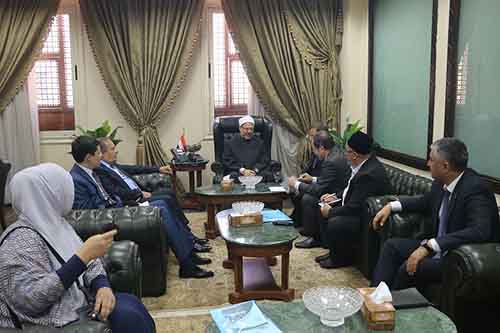 مفتي الجمهورية يستقبل وفدًا من أوزبكستان لبحث أوجه تعزيز التعاون الديني بين الدار وأوزبكستان