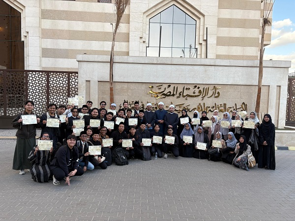 دار الإفتاء تختتم دورة تطوير مهارات الإفتاء لوفد اتحاد إندونيسيا بزيارات علمية وميدانية