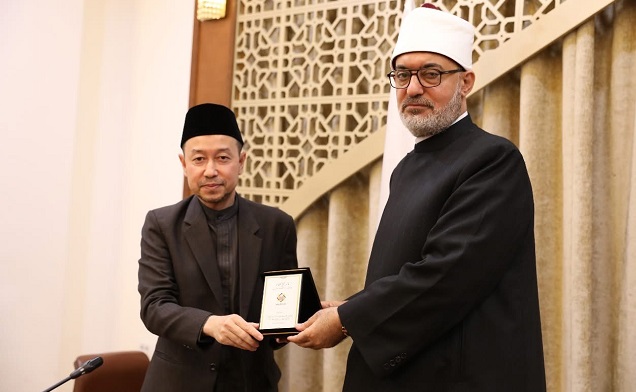مفتي الجمهورية يستقبل وفدًا ماليزيًّا رفيع المستوى لبحث تعزيز التعاون الإفتائي وتدريب المفتين