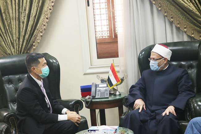 مفتي الجمهورية يستقبل السفير التايلاندي لبحث أوجه تعزيز التعاون الديني بين دار الإفتاء وتايلاند