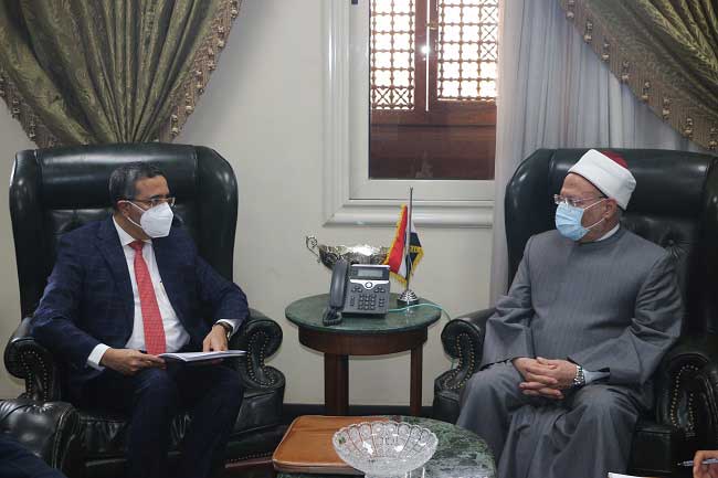 مفتي الجمهورية يستقبل سفير الهند بالقاهرة لبحث أوجه تعزيز التعاون الديني بين البلدين