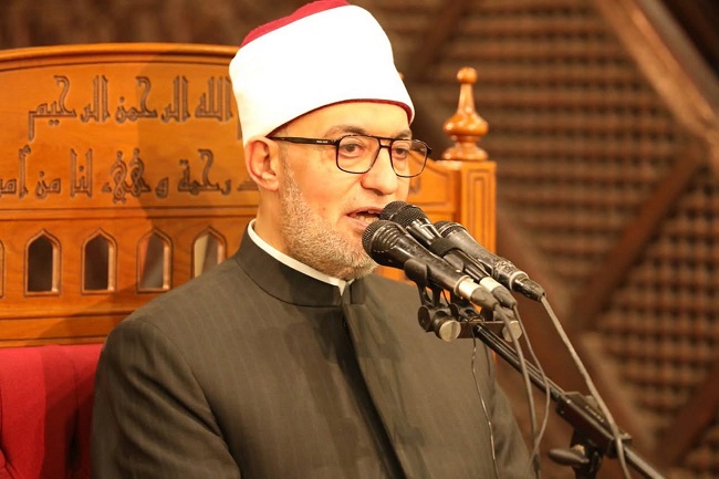 بحضور وزير الأوقاف ووكيل الأزهر وعدد من القيادات الدينية والوطنية.. فضيلة المفتي يشارك في احتفال الجامع الأزهر الشريف بذكرى غزوة بدر، ويلقي درس التراويح حول الدروس المستفادة من غزوة بدر الكبرى.. 