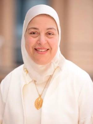 مفتي الجمهورية يهنئ الأستاذة الدكتورة هناء عبد الحميد العبيسي الأستاذ بكلية الطب جامعة الأزهر بتعيينها عضوًا بمجلس النواب