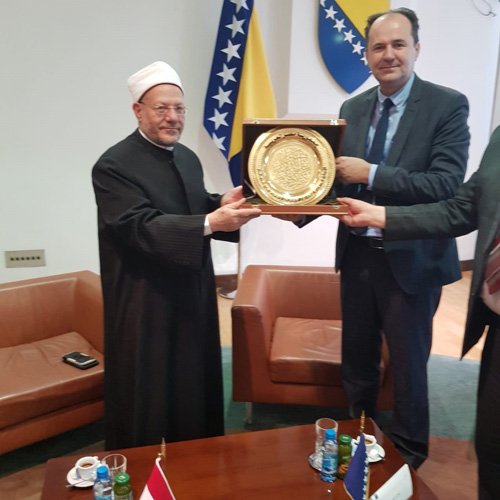 مفتي الجمهورية يلتقي رئيس المجلس التشريعي للمشيخة الإسلامية بالبوسنة ضمن زيارته الرسمية